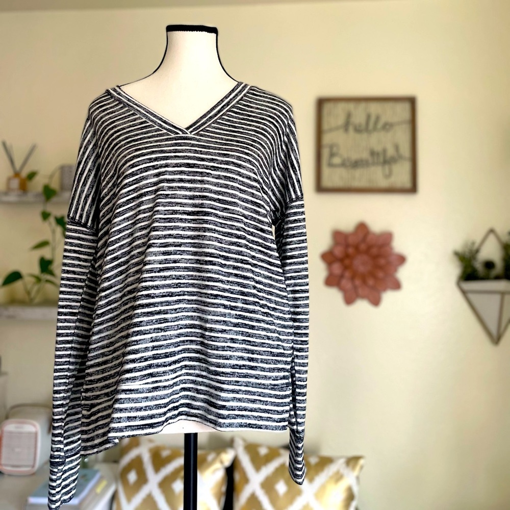 NWT Kirkland striped long sleeve sweater M